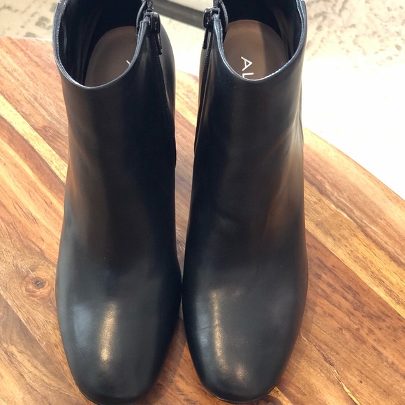 ALDO high heel leather ankle boots. EU 40/US9 - Picture 3 of 4